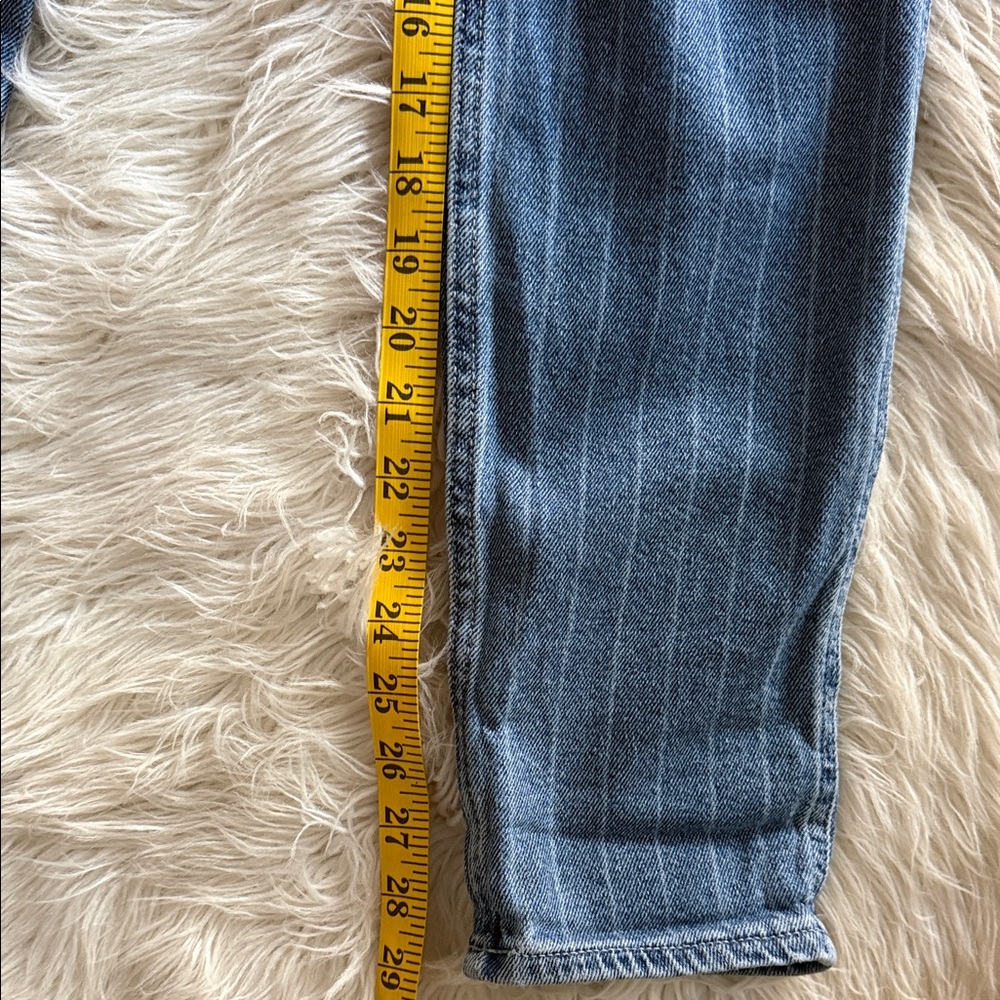 👖HOLLISTER ULTRA HIGH RISE MOM JEANS👖 - Picture 6 of 6